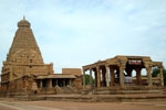 Day 01	:	Madurai - Tanjore - Trichy  (150 kms/3-4 hs)