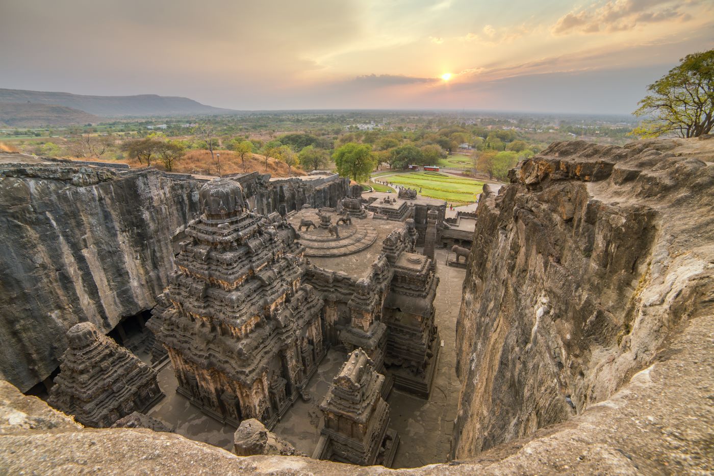 Aurangabad Ajanta & Ellora Caves Tour Package 2N/3D | SVR Tours