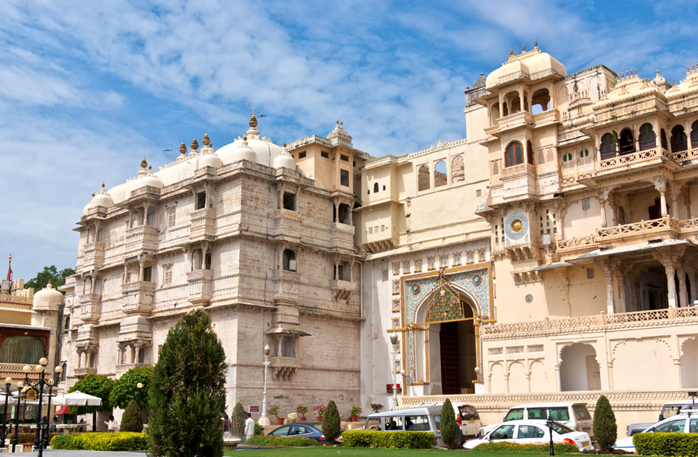 Day 08: Jodhpur - Udaipur (≈ 260 km / 4-5 hrs drive)