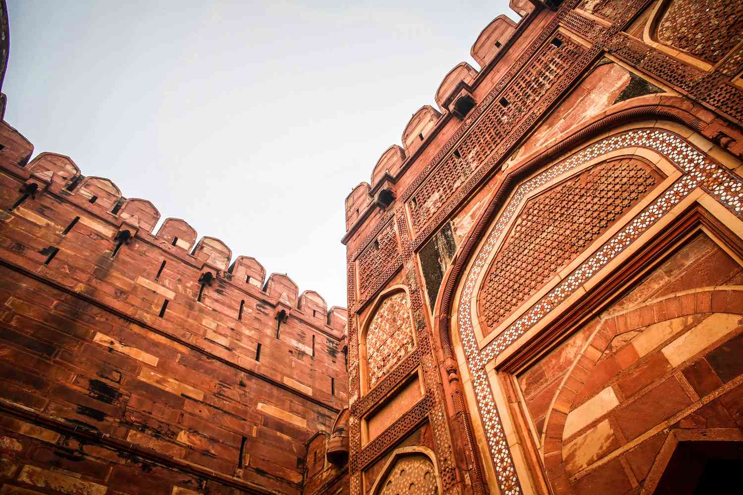 Day 02: Delhi - Red Fort, Jama Masjid & Akshardham (≈ 35 km)
