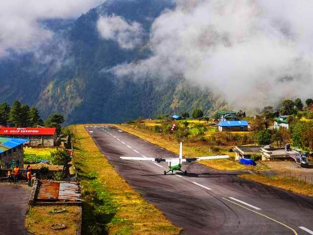 Day 03: Pokhara - Jomsom (Fly)