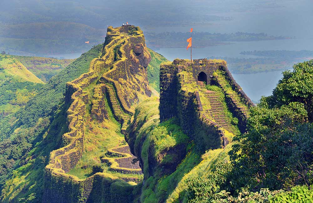 Day 01 : Pune - Panchgani - Mahabaleshwar (Approx. 120 kms / 3-4 hrs)