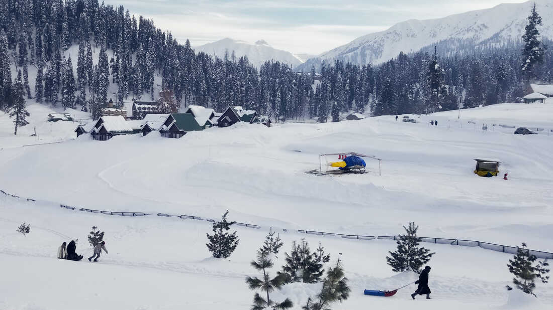 Day 2: Srinagar → Gulmarg → Srinagar (≈ 50-55 km / 1.5-2 hrs one way)