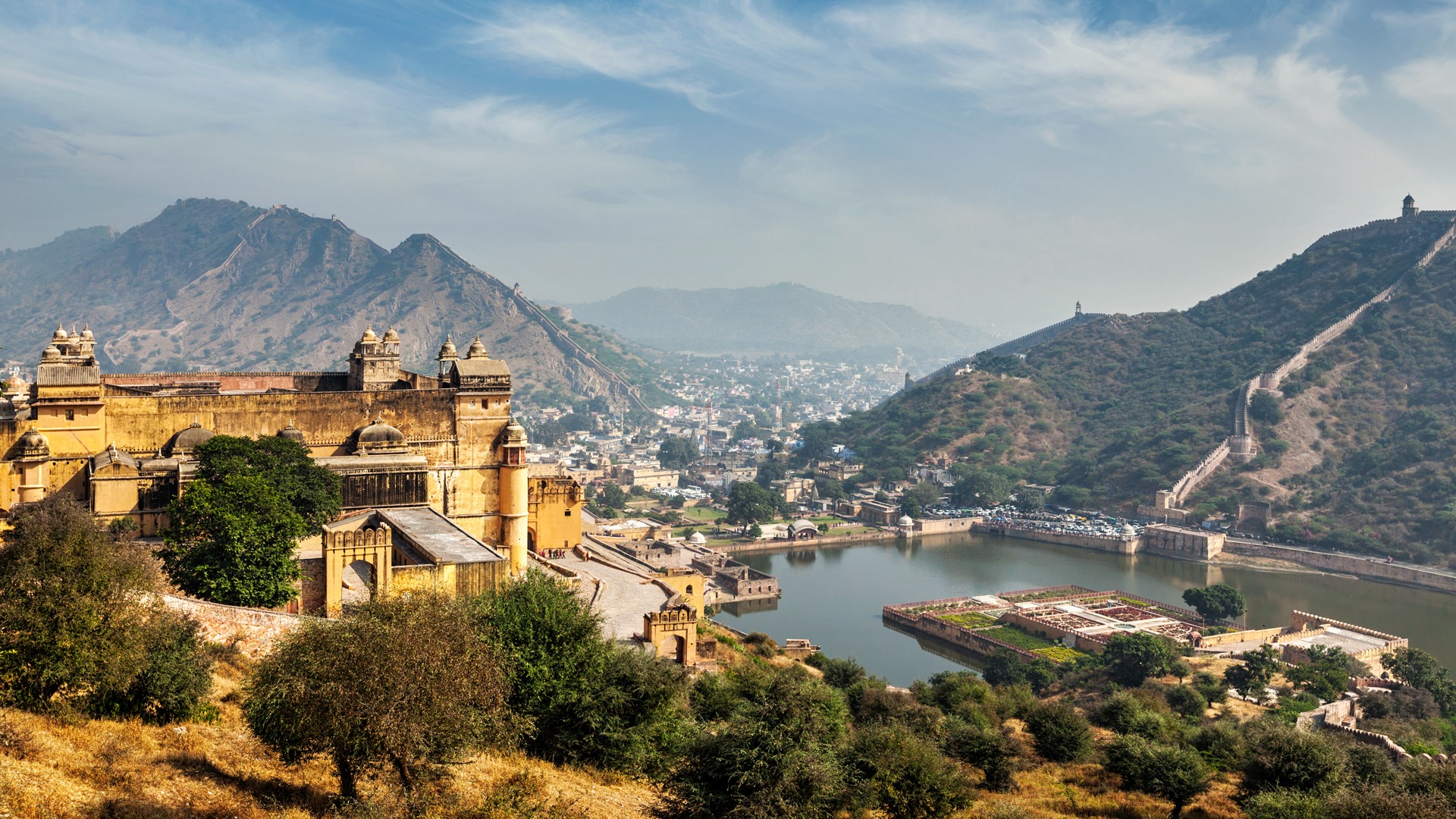 Day 02: Jaipur - Amer Fort & Leisure (≈ 25 km)