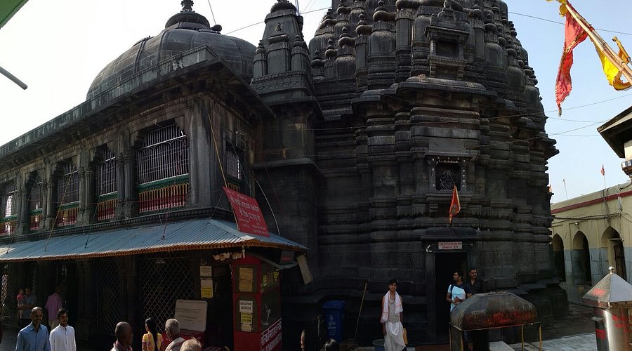 Day 07: Varanasi - Gaya (~250 km / 7-8 hrs )
