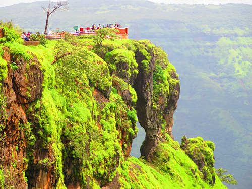 Day 1: Pune → Panchgani → Mahabaleshwar (≈ 120 km / 4-5 hrs)