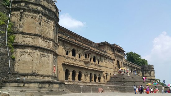 Day 03: Omkareshwar - Maheshwar - Indore Railway Station (≈ 165 km total)