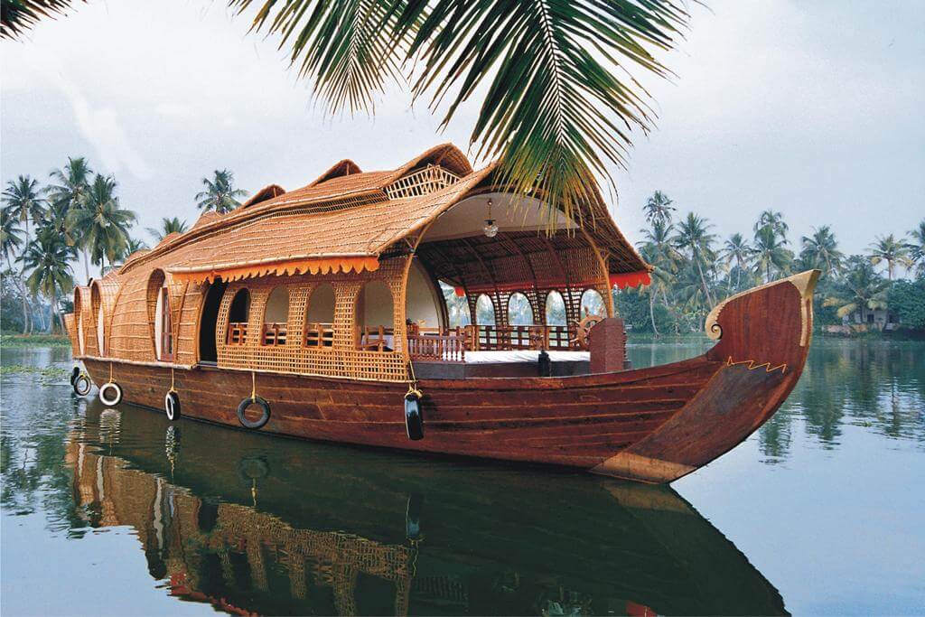 Day 03: Cochin → Alleppey (Houseboat) (Approx. 40 km / 1-2 hrs)