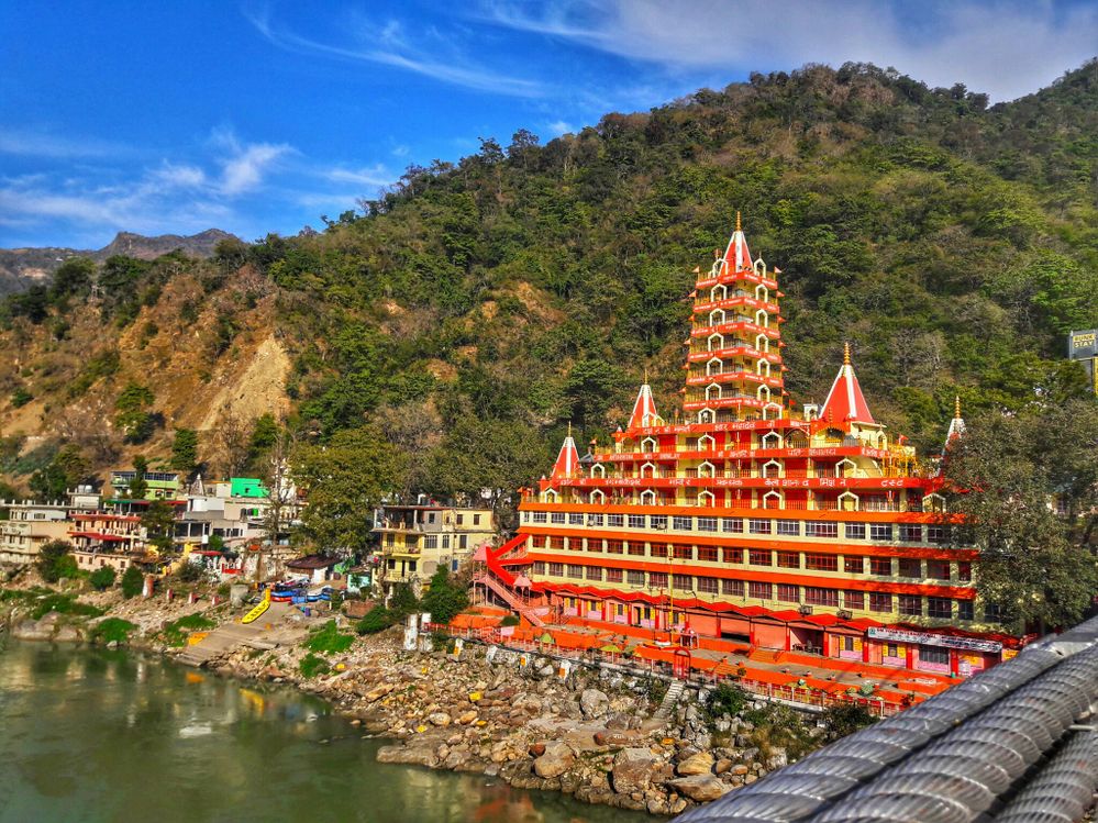 Day 2 : Haridwar - Rishikesh - Mussoorie  (80 kms / 2-3 hrs)