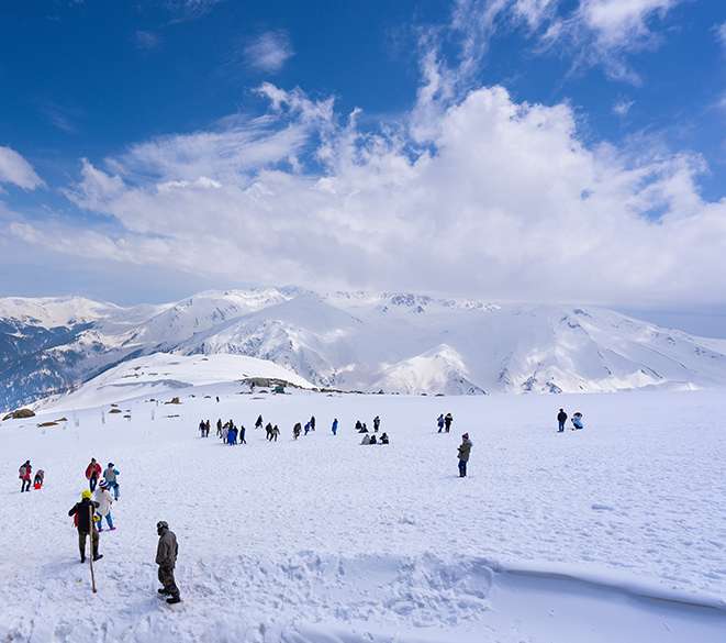 Day 2: Srinagar - Gulmarg - Srinagar (56 km/approx. 2 hours one way)