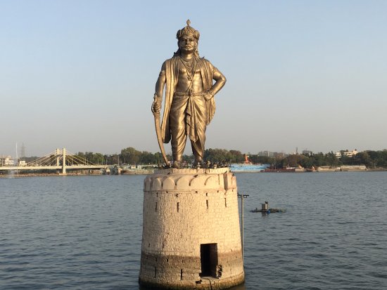 Day 01 : Arrive in Bhopal
