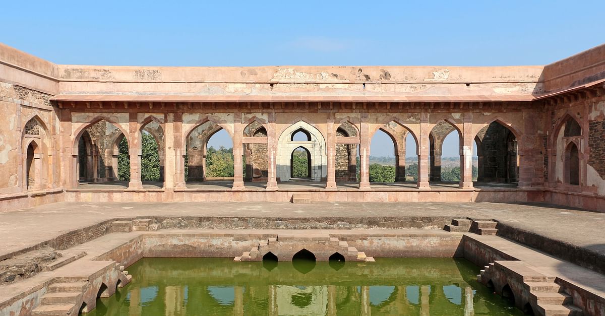 Day 06 : Ujjain / Indore - Mandu (Approx. 140 kms from Indore / 3-4 hrs)