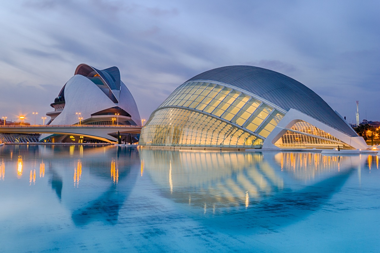 DAY 8: Onto Valencia. Guided tour of Valencia