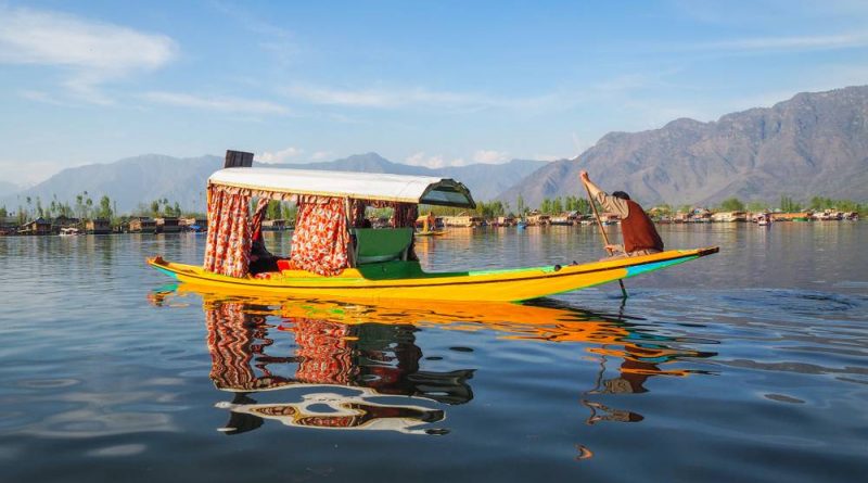 Day 1: Arrive in Srinagar
