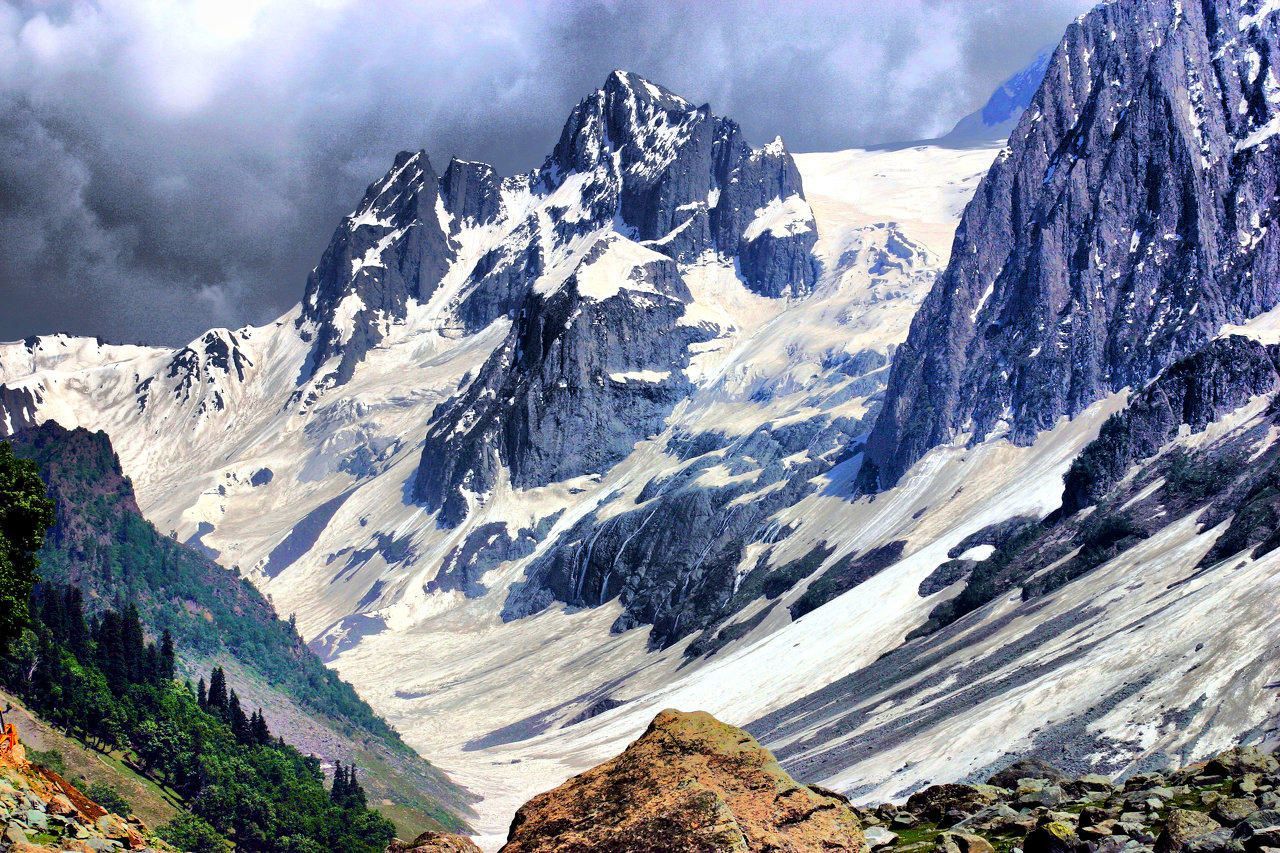 Day 04: Srinagar → Pahalgam (≈ 90-95 km / 2-3 hrs)